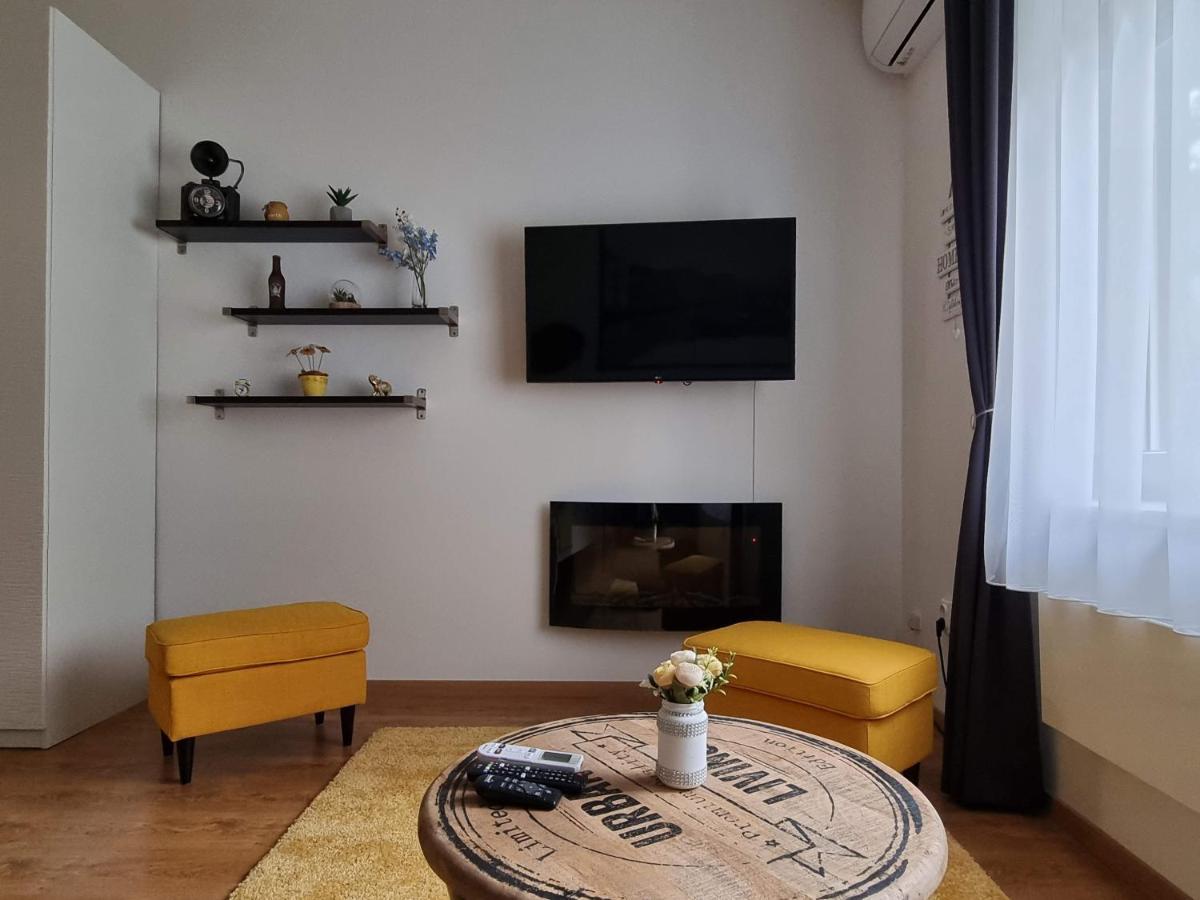 Flora Apartman Apartment Szeged Exterior photo